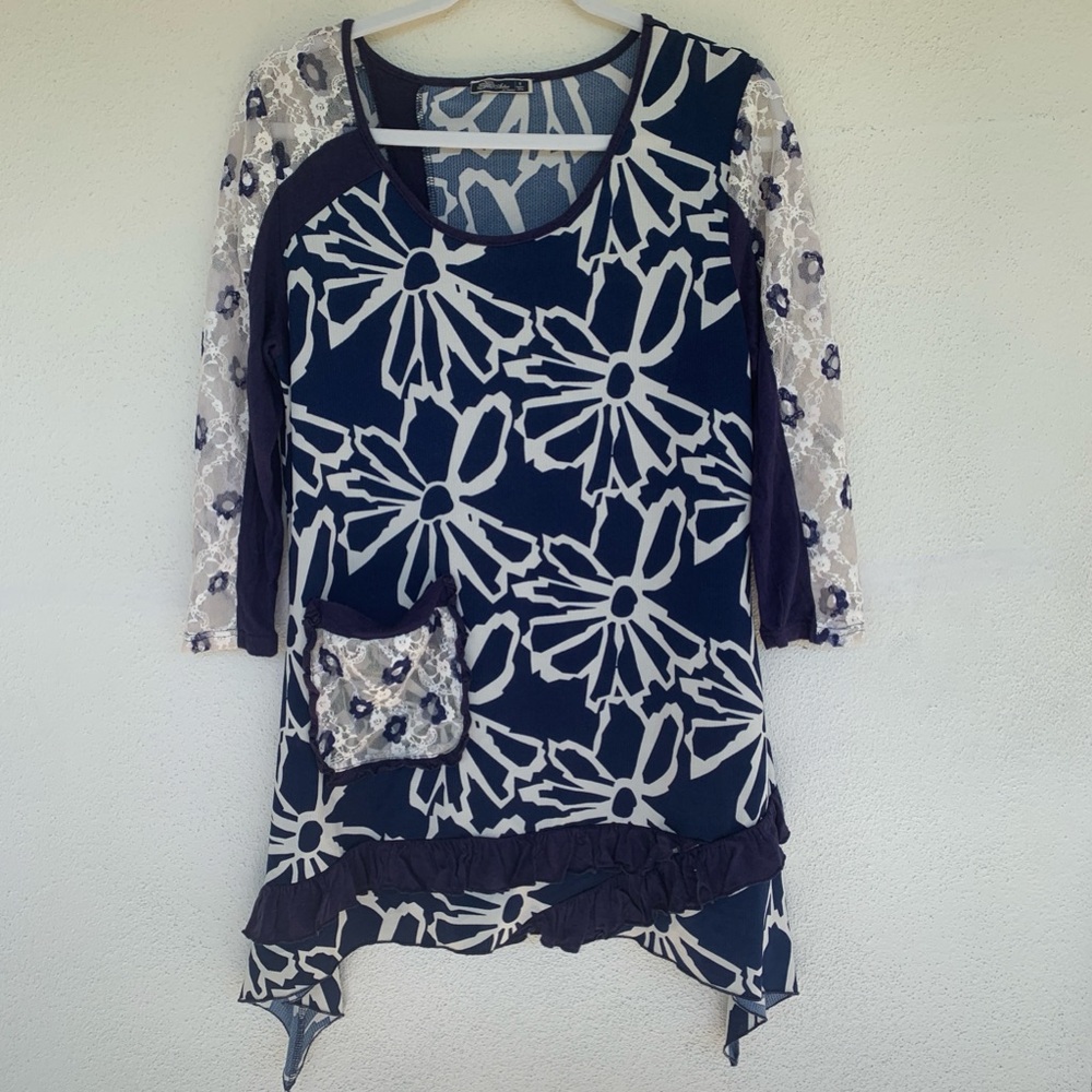 Aster by Firmiana blue and white top